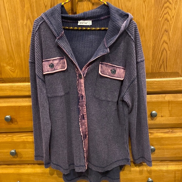 new in Jackets & Blazers - NWOT New In Waffle hooded shacket size small